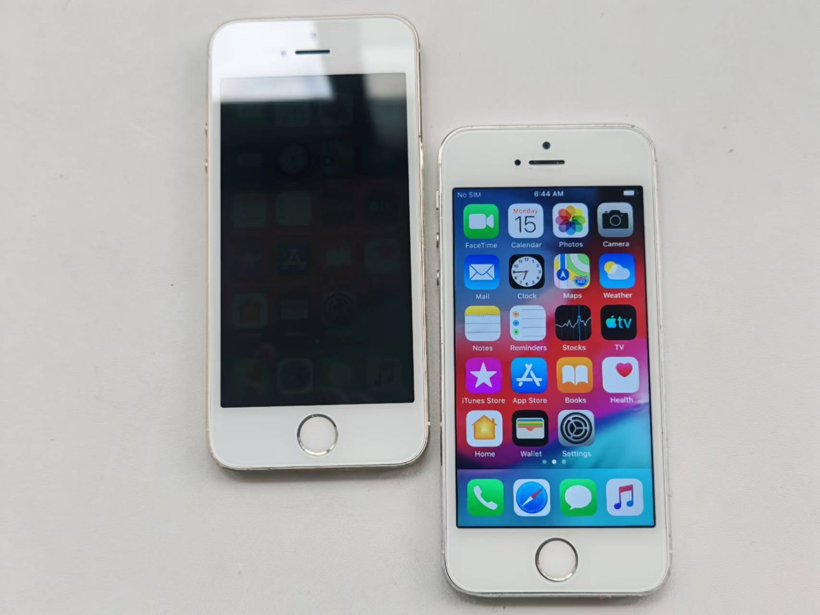 Apple IPhone 5s – 16/32/64GB – ALL COLORS Unlocked GOOD