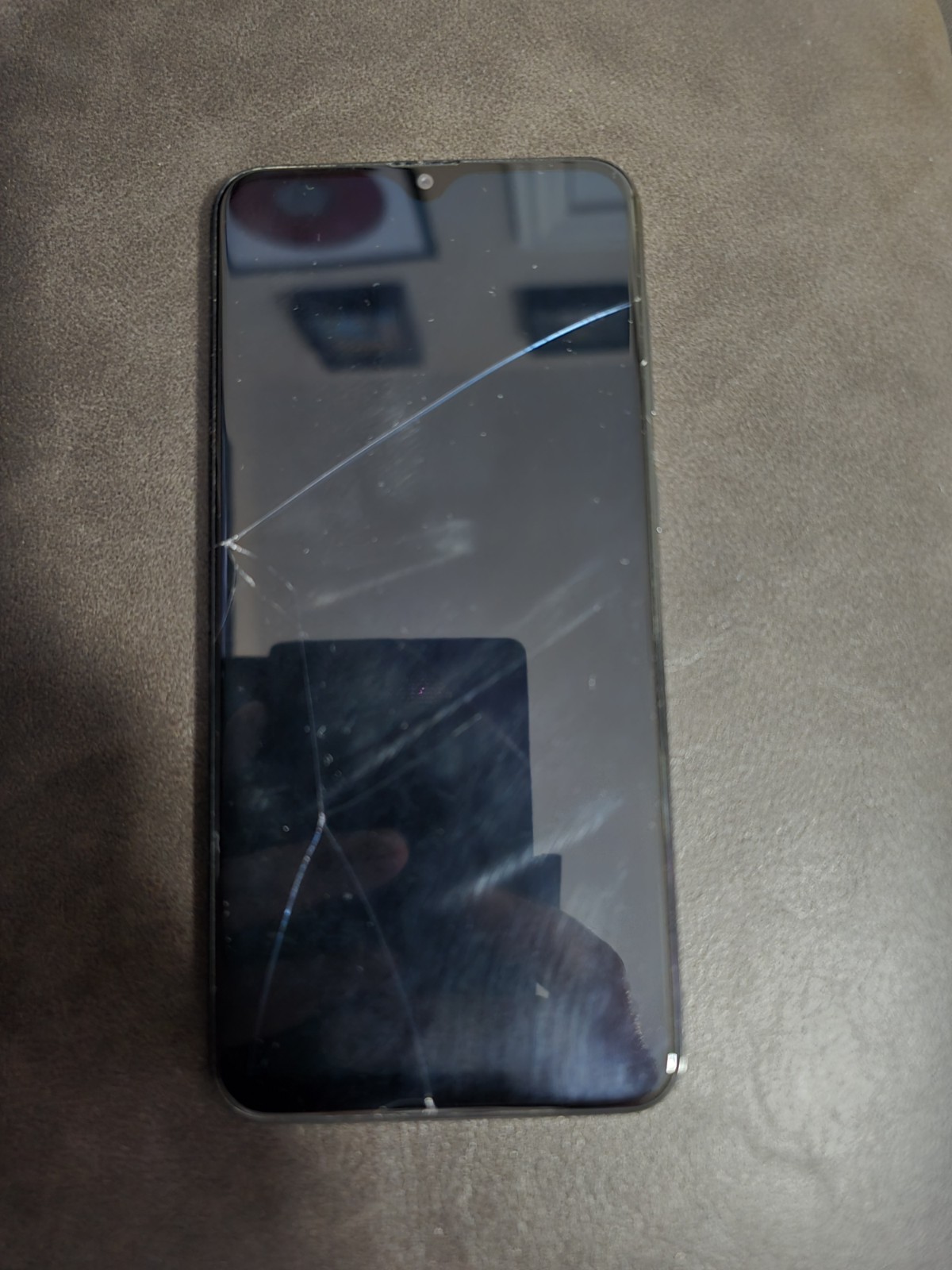 Samsung Galaxy A20 32GB Unlocked *See Description*