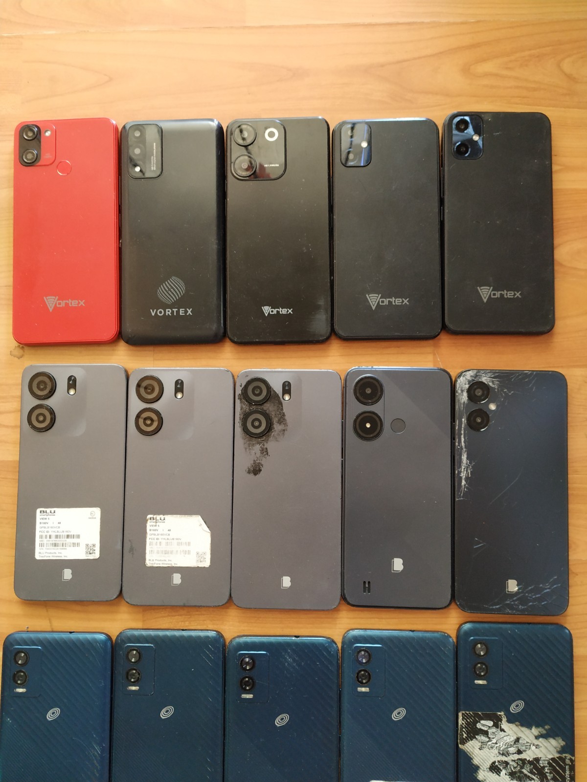 Lot of 20 Mixed Brand BLU and VORTEX 32 GB Smartphone For part