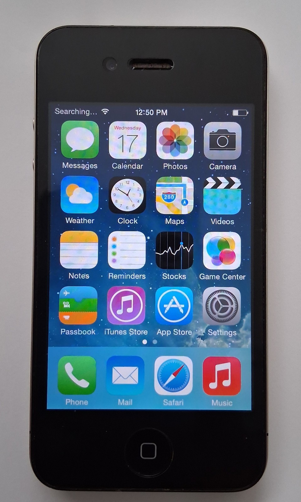Apple iPhone 4 – 16GB – Black – Unlocked A1332 + Morphie Juice Pack Plus