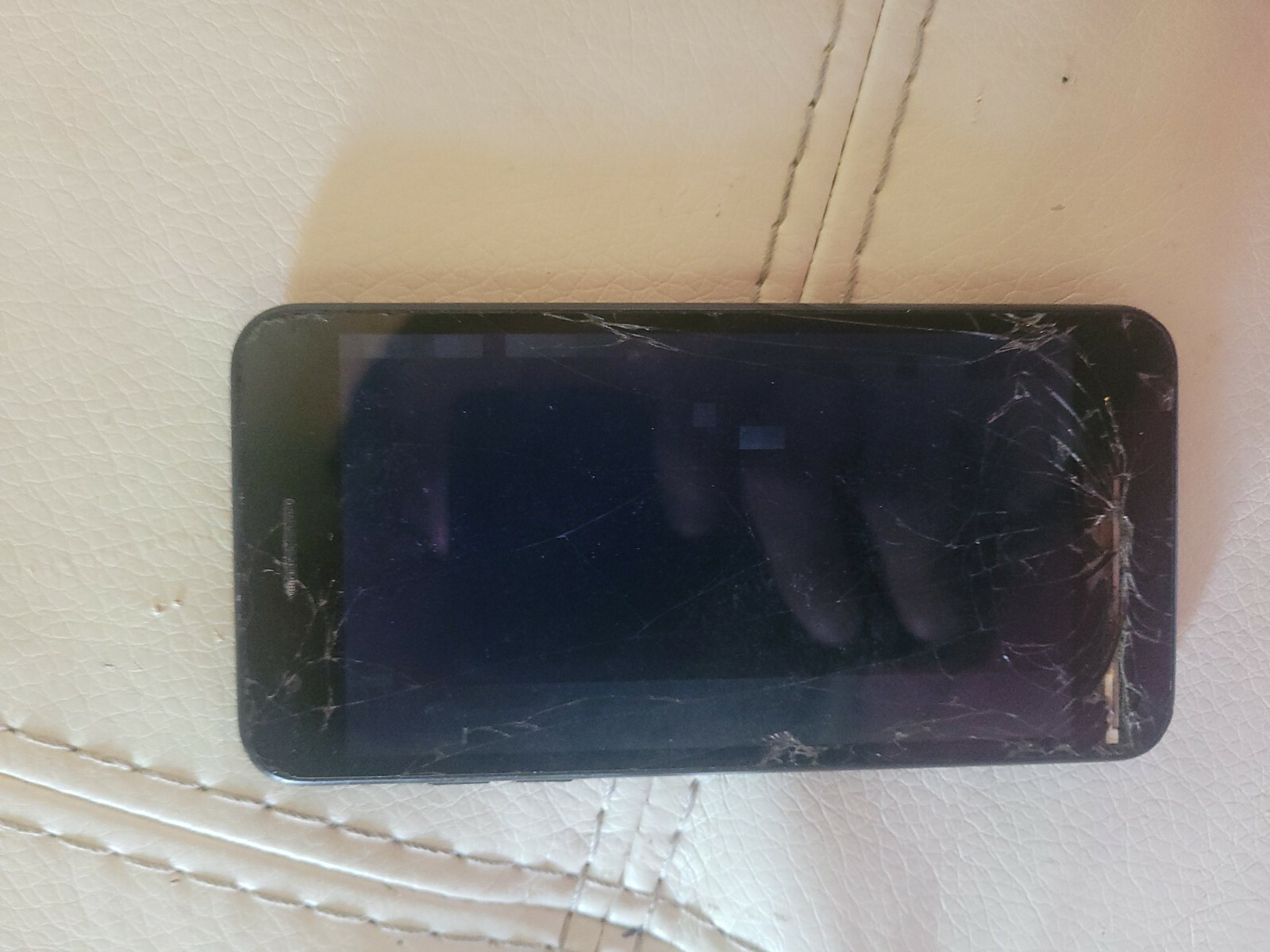LG Tribute Dynasty – SP200 – 16GB – (Boost Mobile) – BAD LCD – WATER DAMAGE
