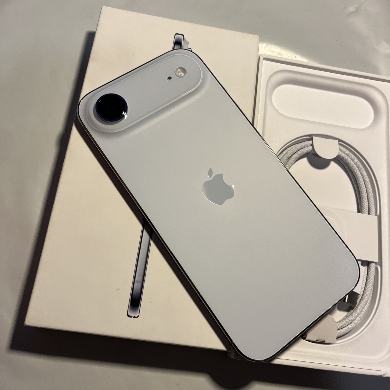 Apple iPhone 17 Air – 256GB (CRICKET ONLY) In Box – Amazing Condition (#634)