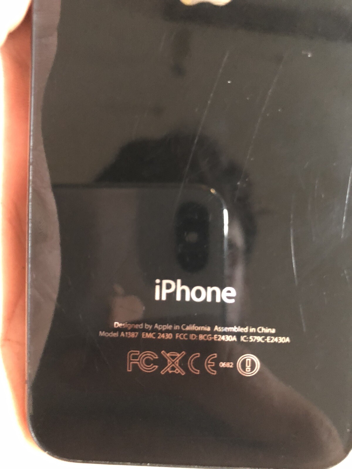 Apple iPhone 4s – 8GB – Black (Unlocked) A1387 (CDMA + GSM)