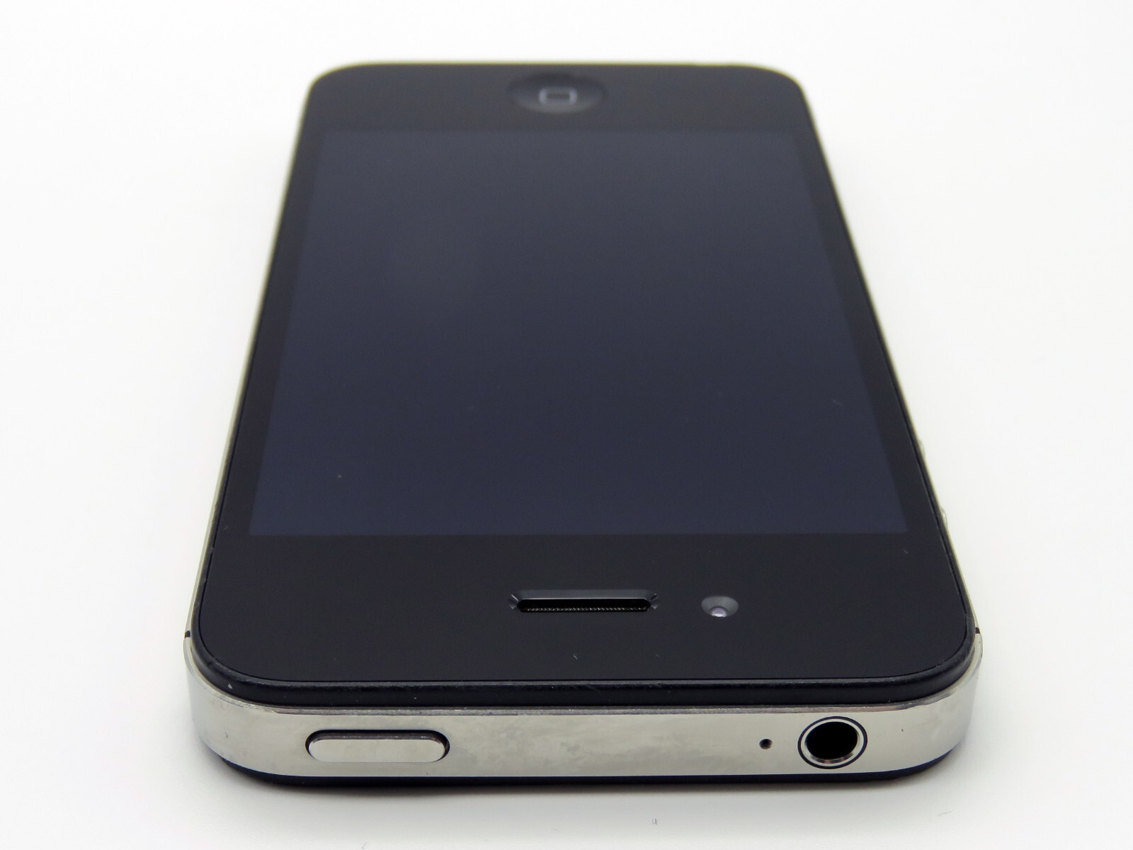 Apple iPhone 4s – 8GB – Black (Unlocked) A1387 (CDMA + GSM)