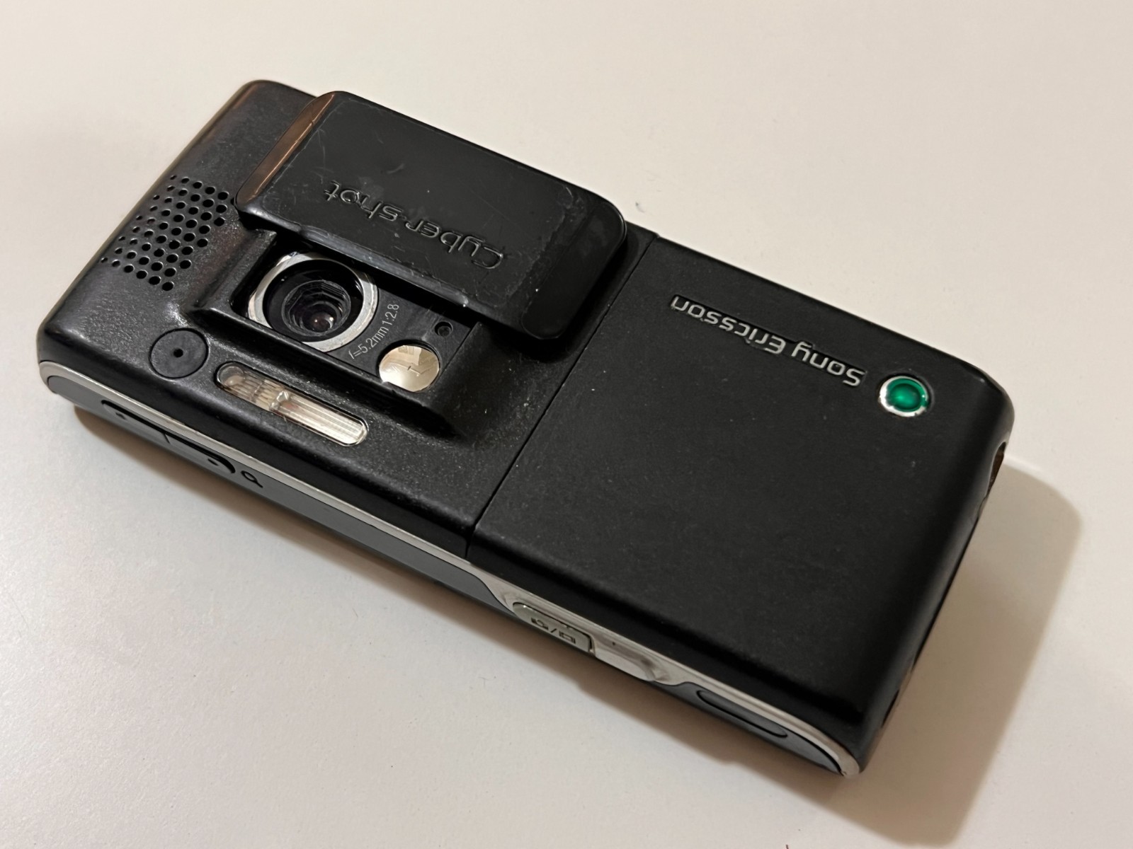 Rare Sony Ericsson K800i – 64 MB – Black (Unlocked) GSM Mobile Phone Vintage