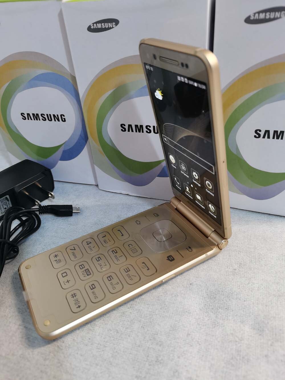 Unlocked Samsung SM-W2017 Android smart flip phone A++