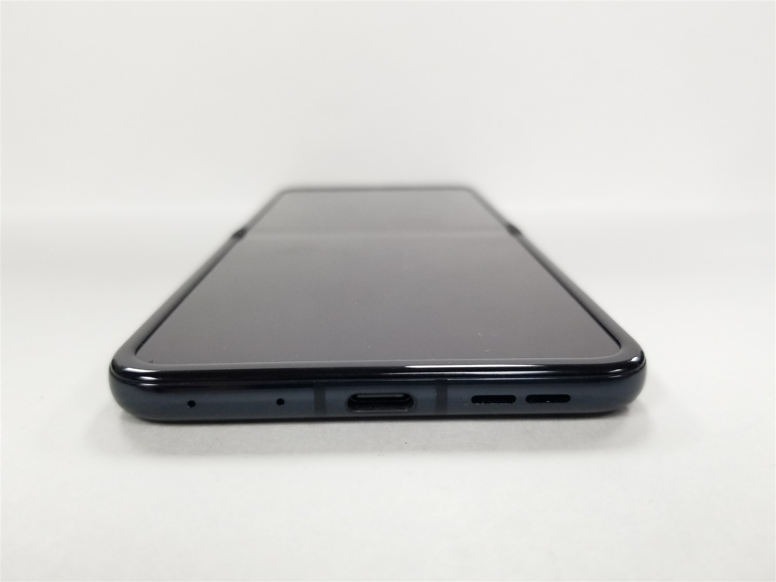 Motorola Razr Plus 2025 256GB Blue XT2557-3 (AT&T) Fully Functional DG6810