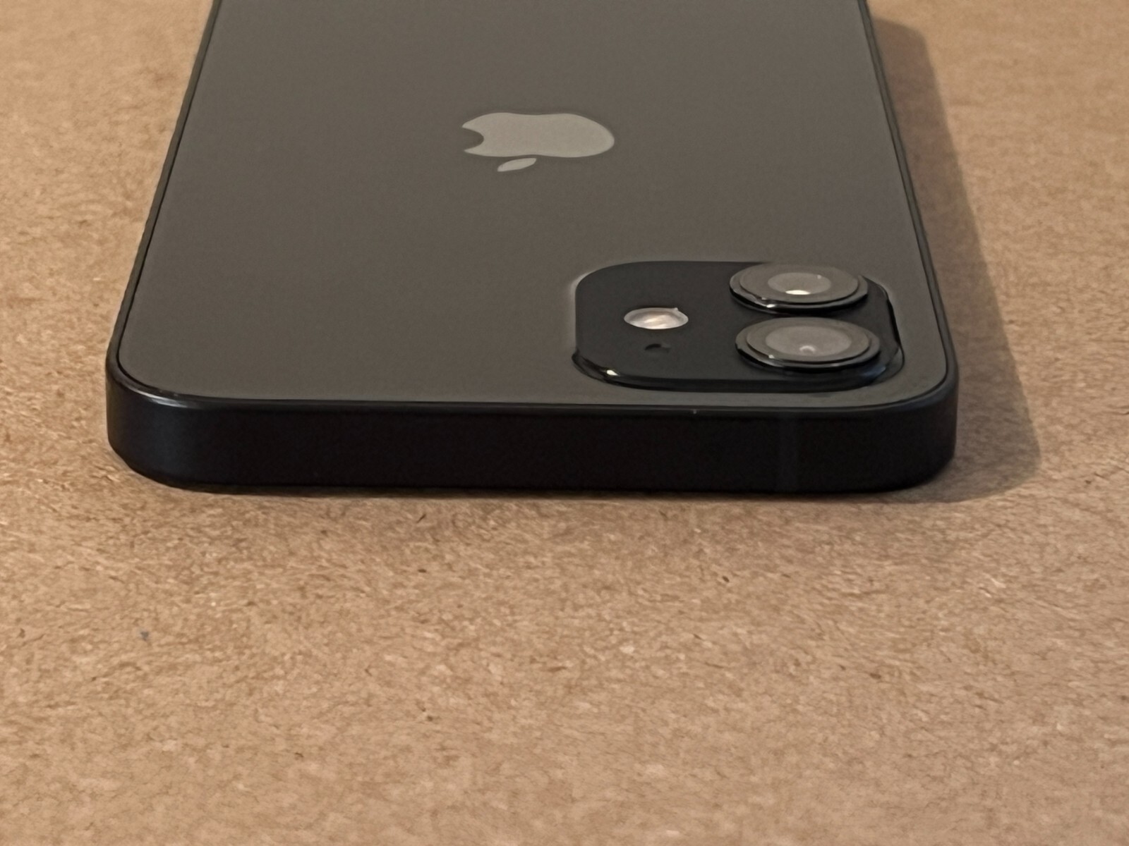 Apple iPhone 12 – 64GB – Black Unlocked (CDMA + GSM) A2172 READ