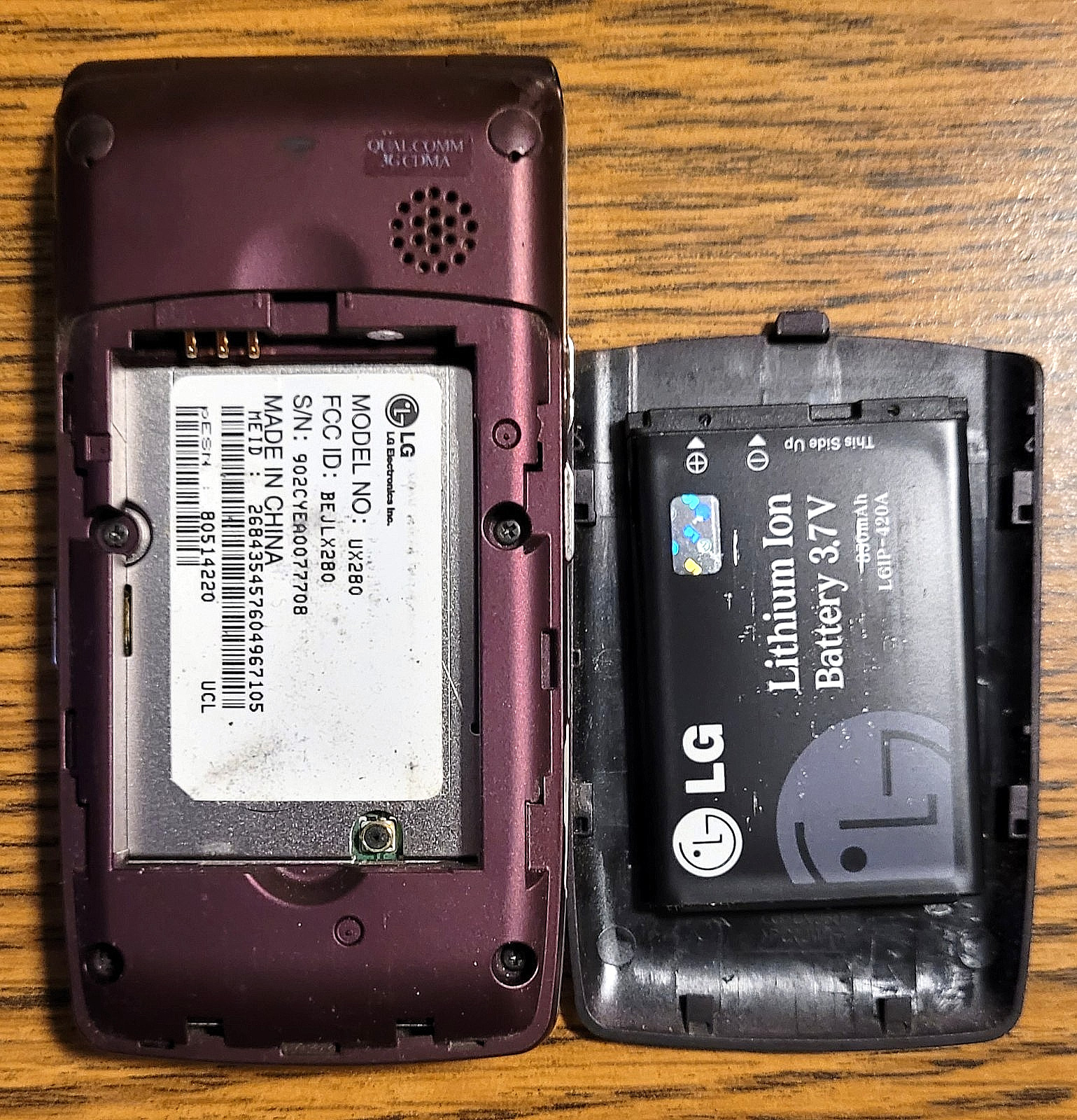 LG Wine UX280 – Wine Red and Black ( U.S. Cellular ) Very Rare CDMA Flip Phone