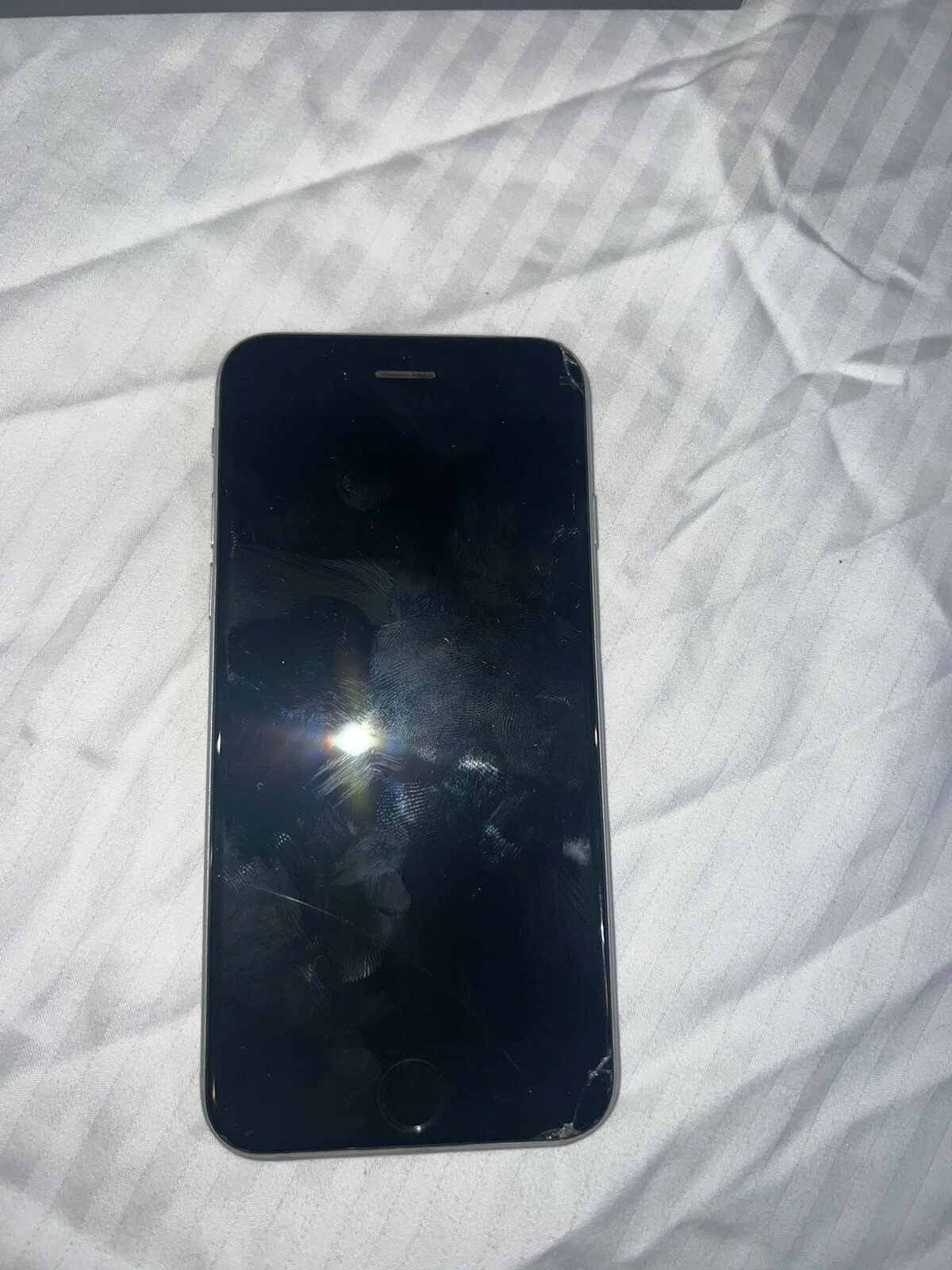 Apple iPhone 6 – 16GB – Space Gray (Unlocked) A1549 (CDMA + GSM)