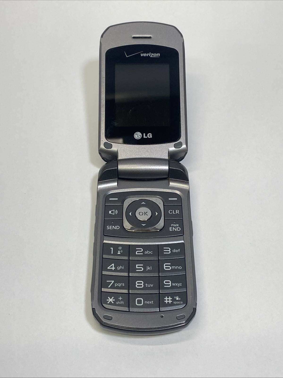 2 LG VX5600 MPP Accolade GRAY Wireless Flip Cell Phones Plug Cord 1.3MP Tested