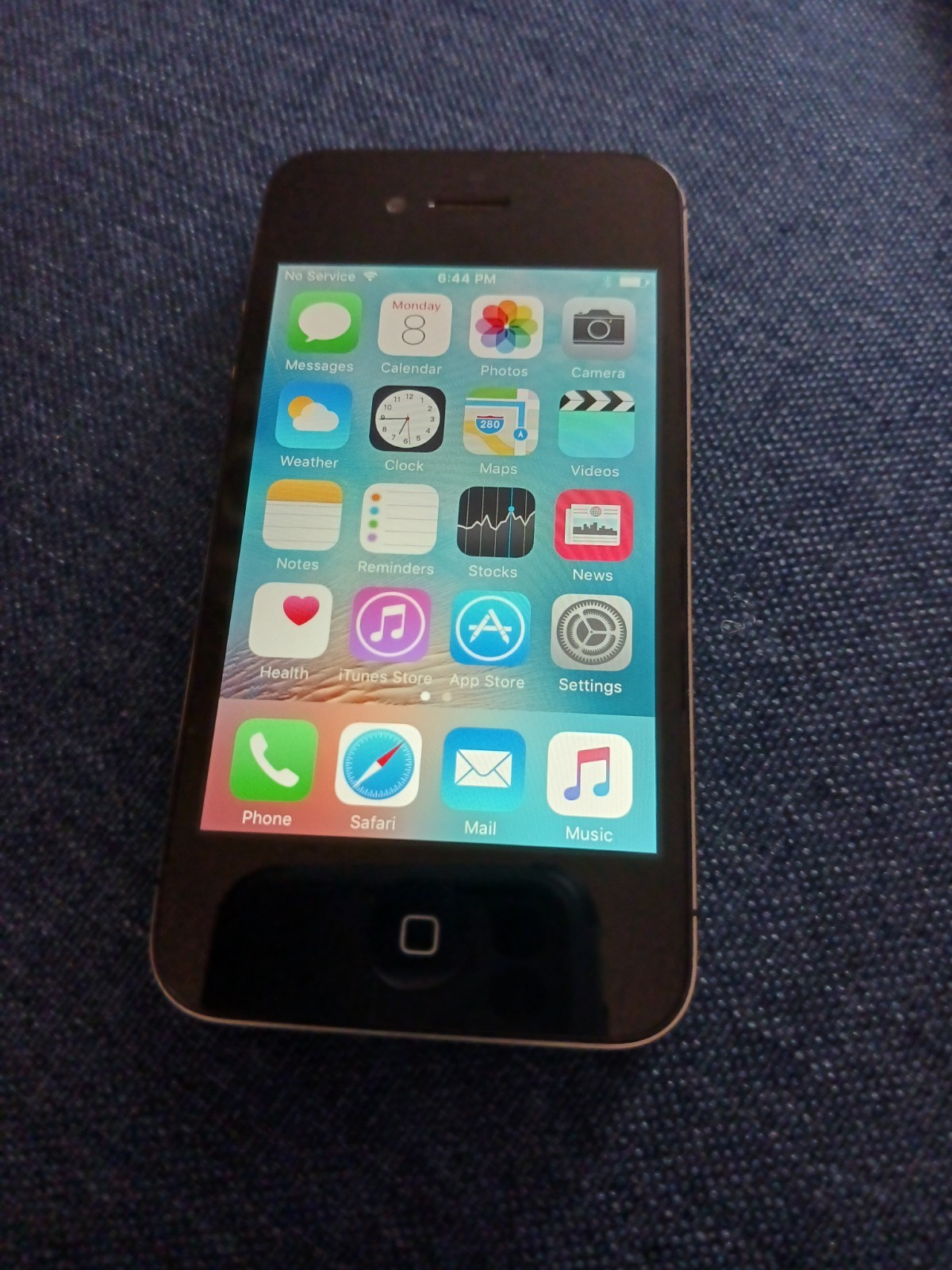 Apple iPhone 4s – 16 GB – Black (AT&T) y2k Low-fi Nostalgia