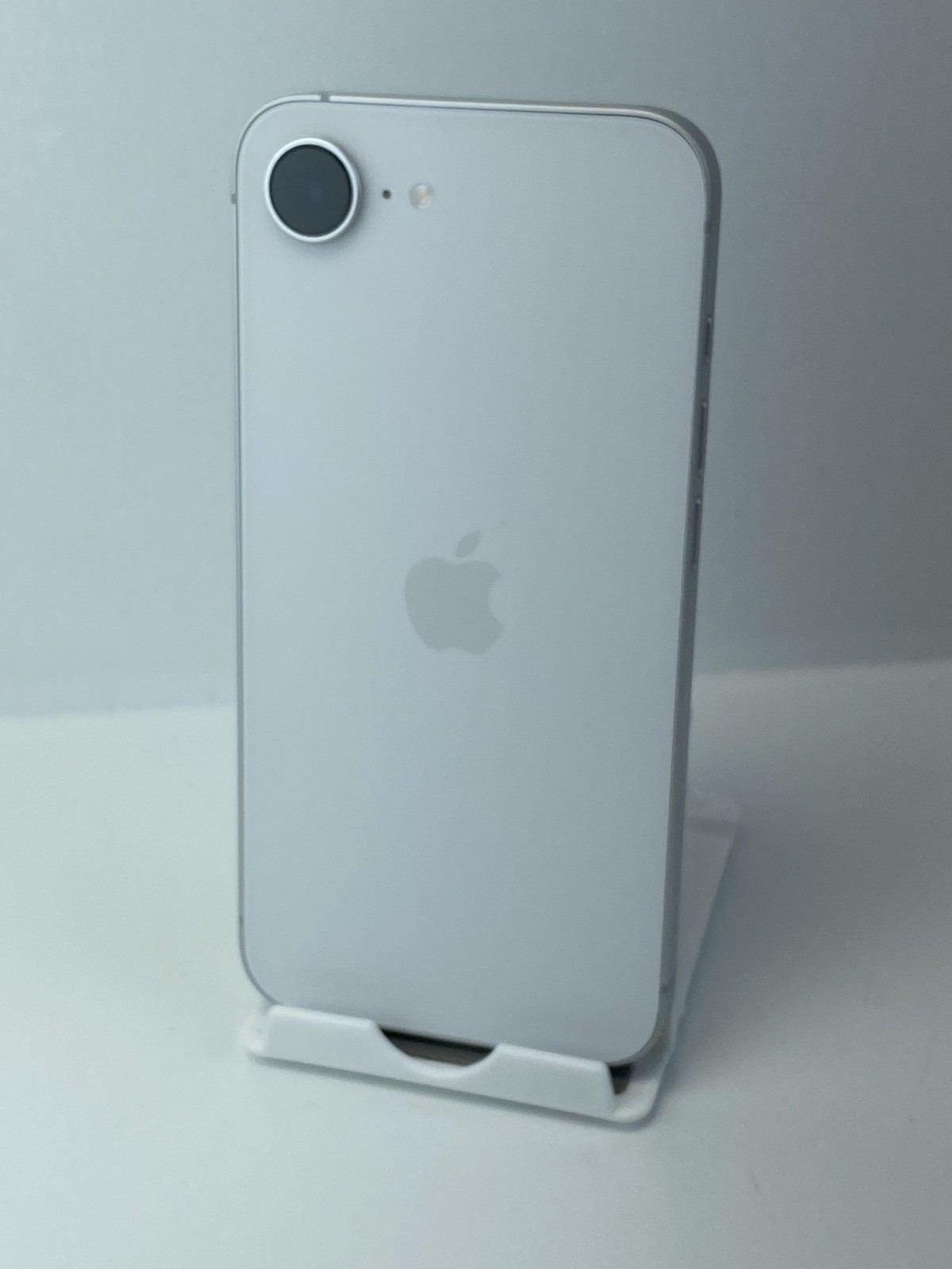 Apple iPhone 16e A3212 256GB White Excellent condition Unlocked