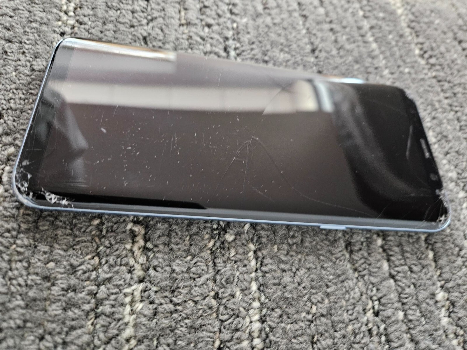 Samsung Galaxy S8+ SM-G955U – 64 GB – Coral Blue (AT&T) CRACKED GLASS