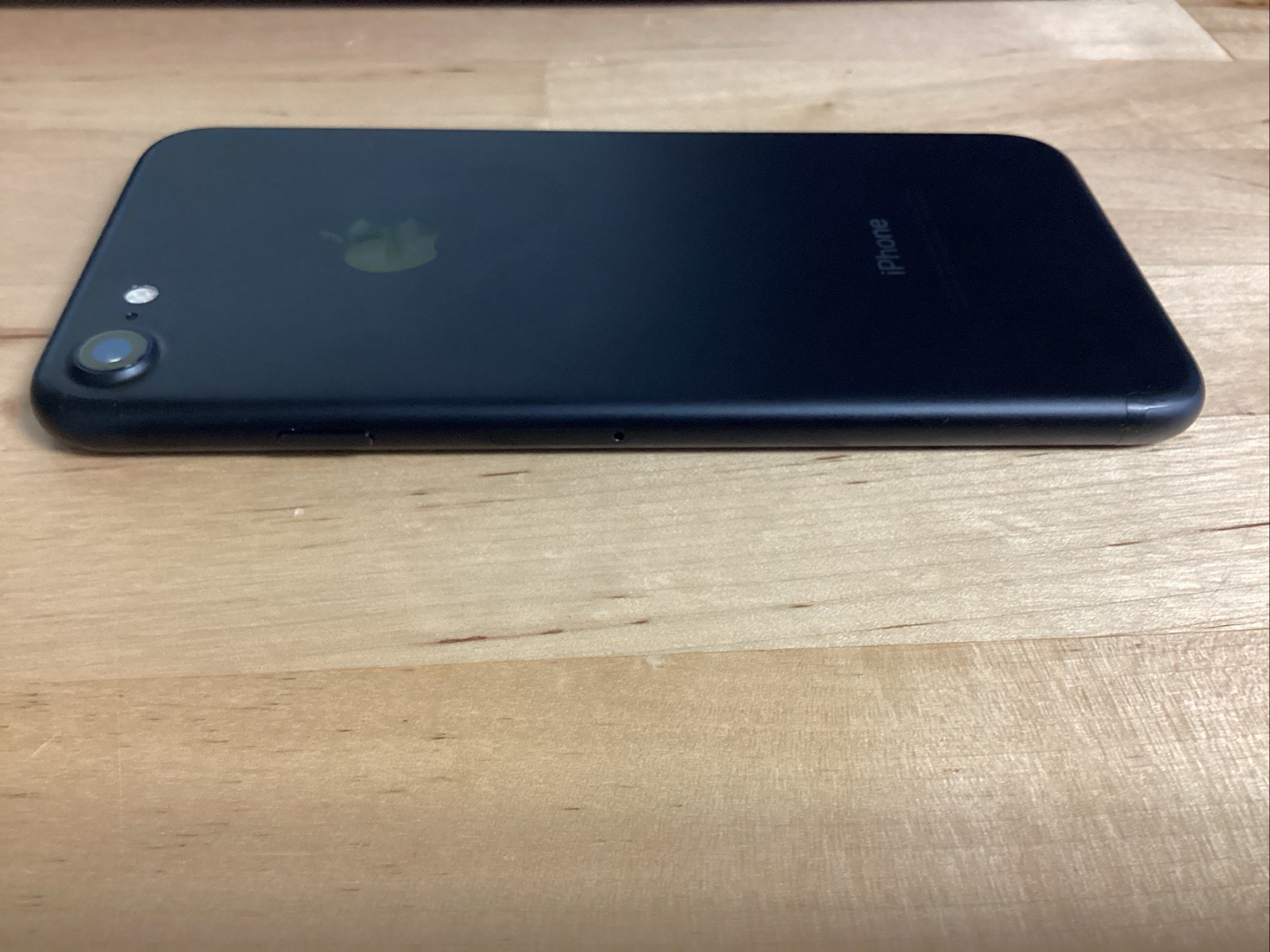 Apple iPhone 7 – Black – A1660