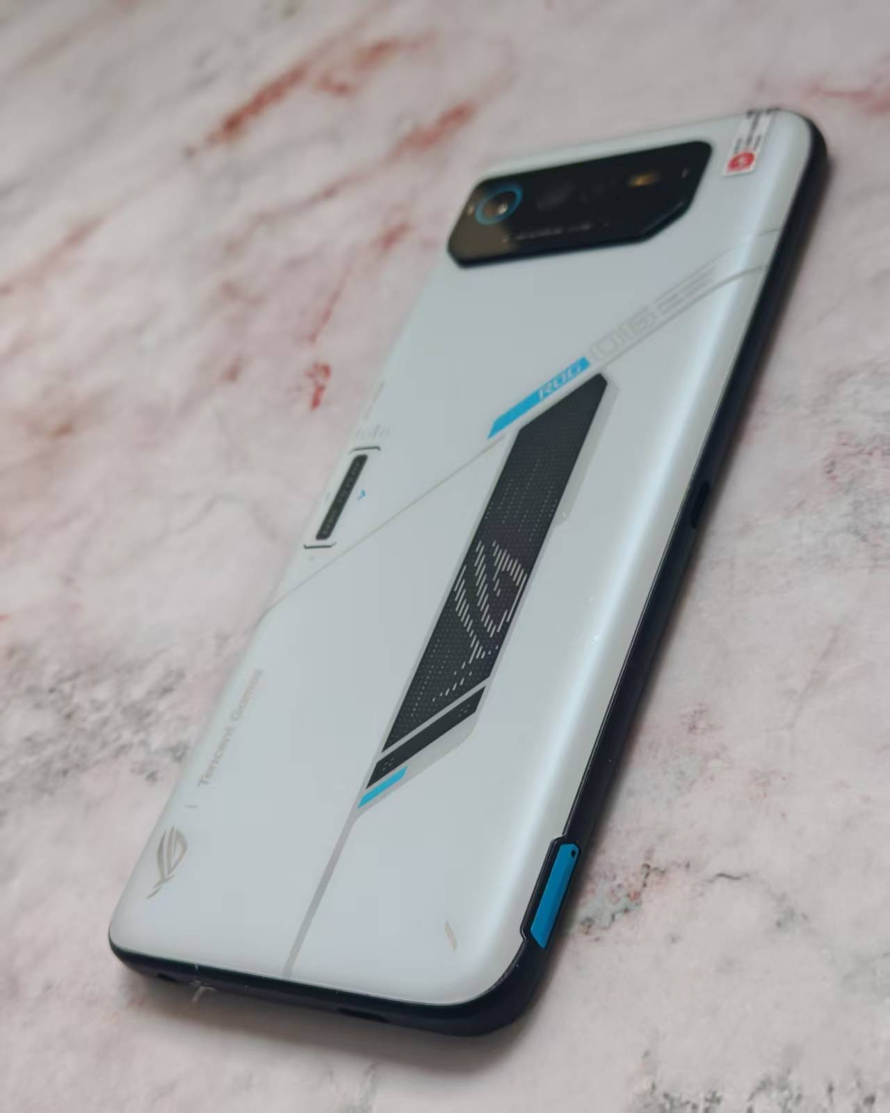 Asus ROG Phone 6 (Unlocked) 5G 256/512 GB Gaming phone Phantom Black OPEN BOX