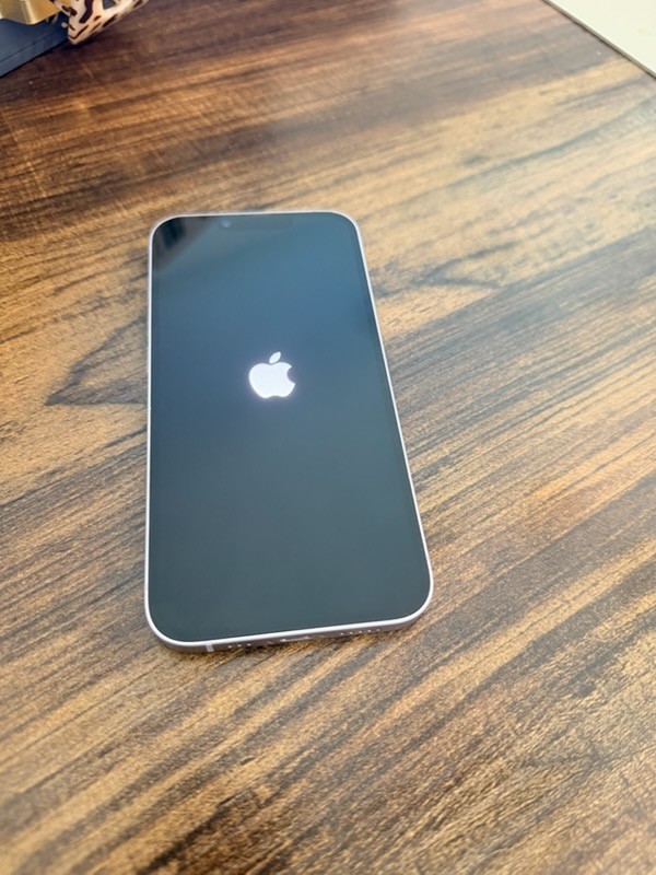 Apple iPhone 14 Purple 12MP iOS Smartphone 6.1″ Screen Bluetooth Wi-Fi NFC