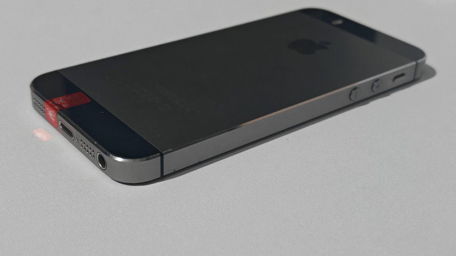 Apple iPhone 5s Unlocked 16 GB/32 GB/64 GB Gold Gray Silver Good Condition