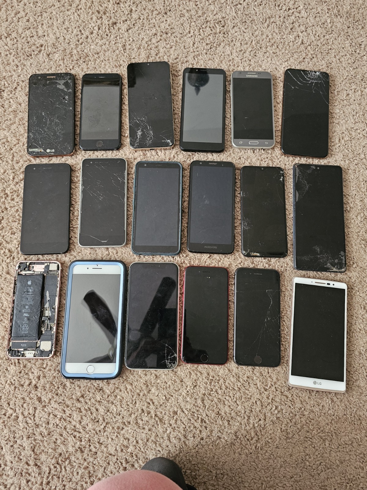 18 mixed models Samsung Galaxy iPhone LG Motorola Schok G51 for parts #4