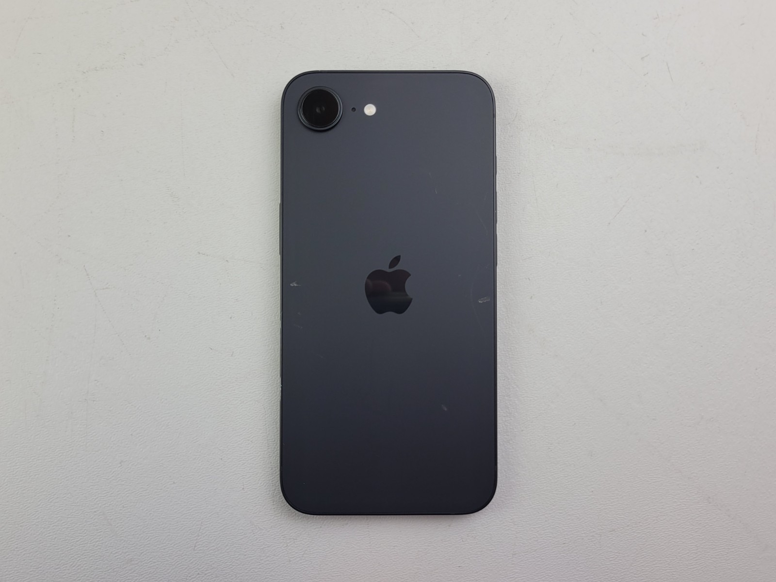 Apple iPhone 16e (A3212) 128GB (Tracfone) – 100% Battery – Clean IMEI – H5608
