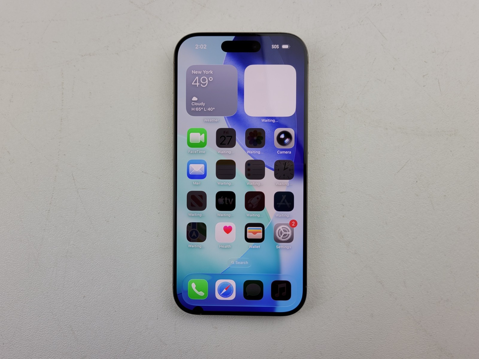 Apple iPhone 16 Pro (A3083) 128GB – Natural Titanium (Unlocked) – *DISPLAY SPOT*