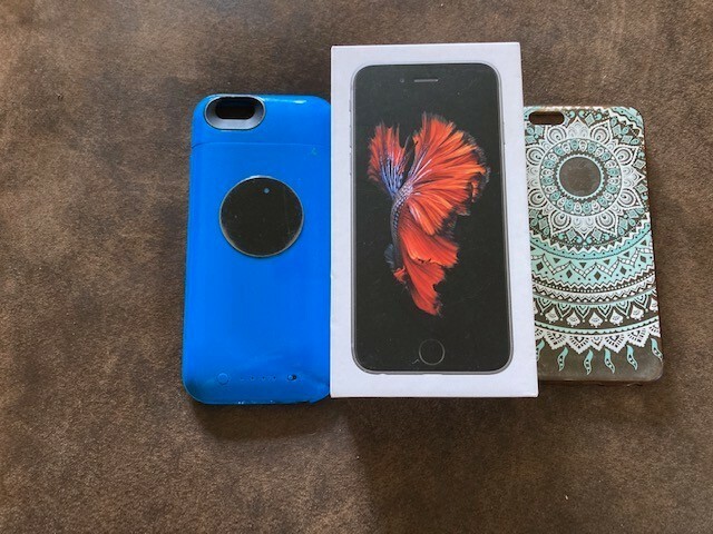 Apple iPhone 6s – 128GB – Silver (Unlocked) A1633 (CDMA + GSM)