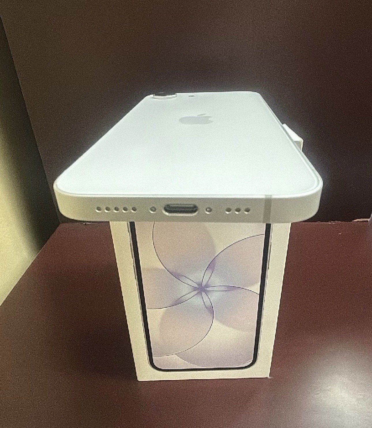 Apple iPhone 17e White 256GB Straight Talk Only Pristine Condition