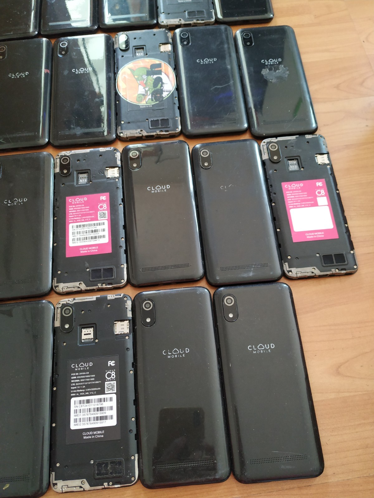 Lot of 31 Cloud Mobile Stratus C8 32GB Smartphone Black For parts