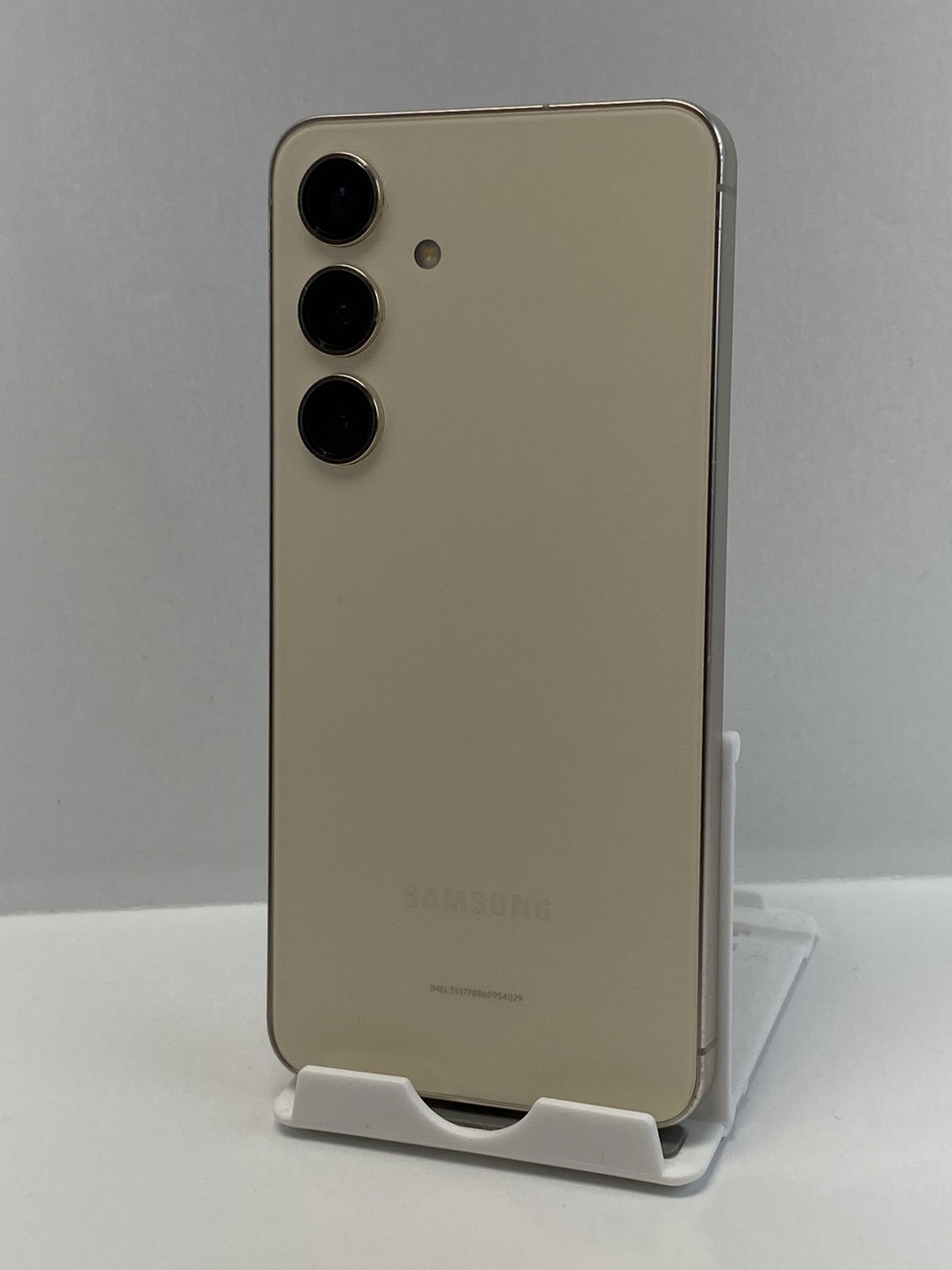 Samsung Galaxy S24 SM-S921U1 128GB Amber Yellow Free Delivery Unlocked phone