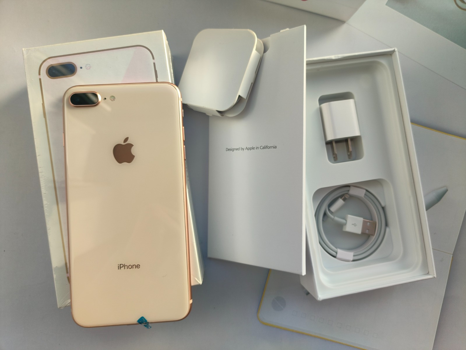 Apple iPhone 8 Plus 64/128/256GB Unlocked Silver Gray Gold Red With Accessories