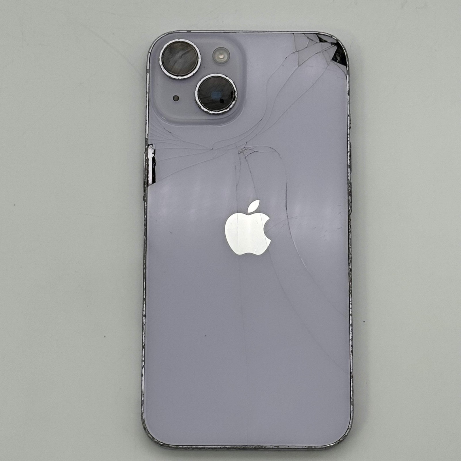 T-Mobile Apple iPhone 14 128GB MPUA3LL/A BH 85% BH – Cracked Back