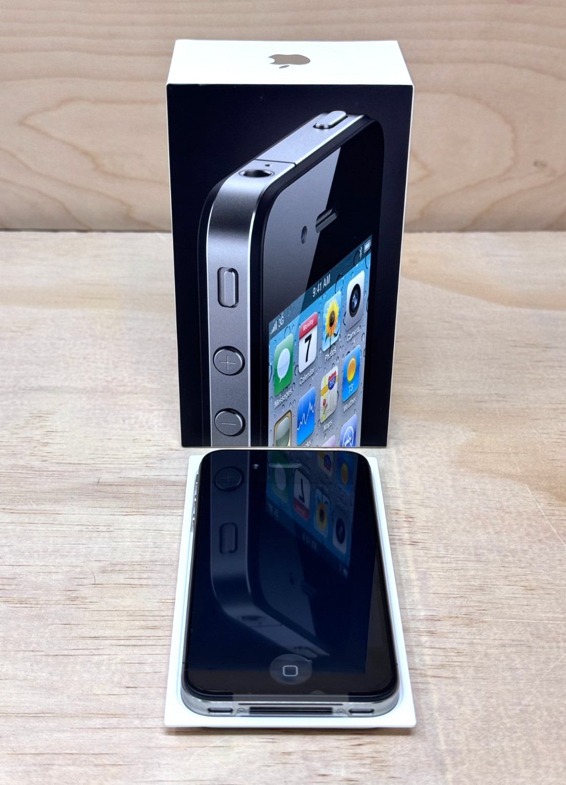 Apple iPhone 4, Black, 8 GB (AT&T) – Model: A1332, GSM, Complete w/ Original Box