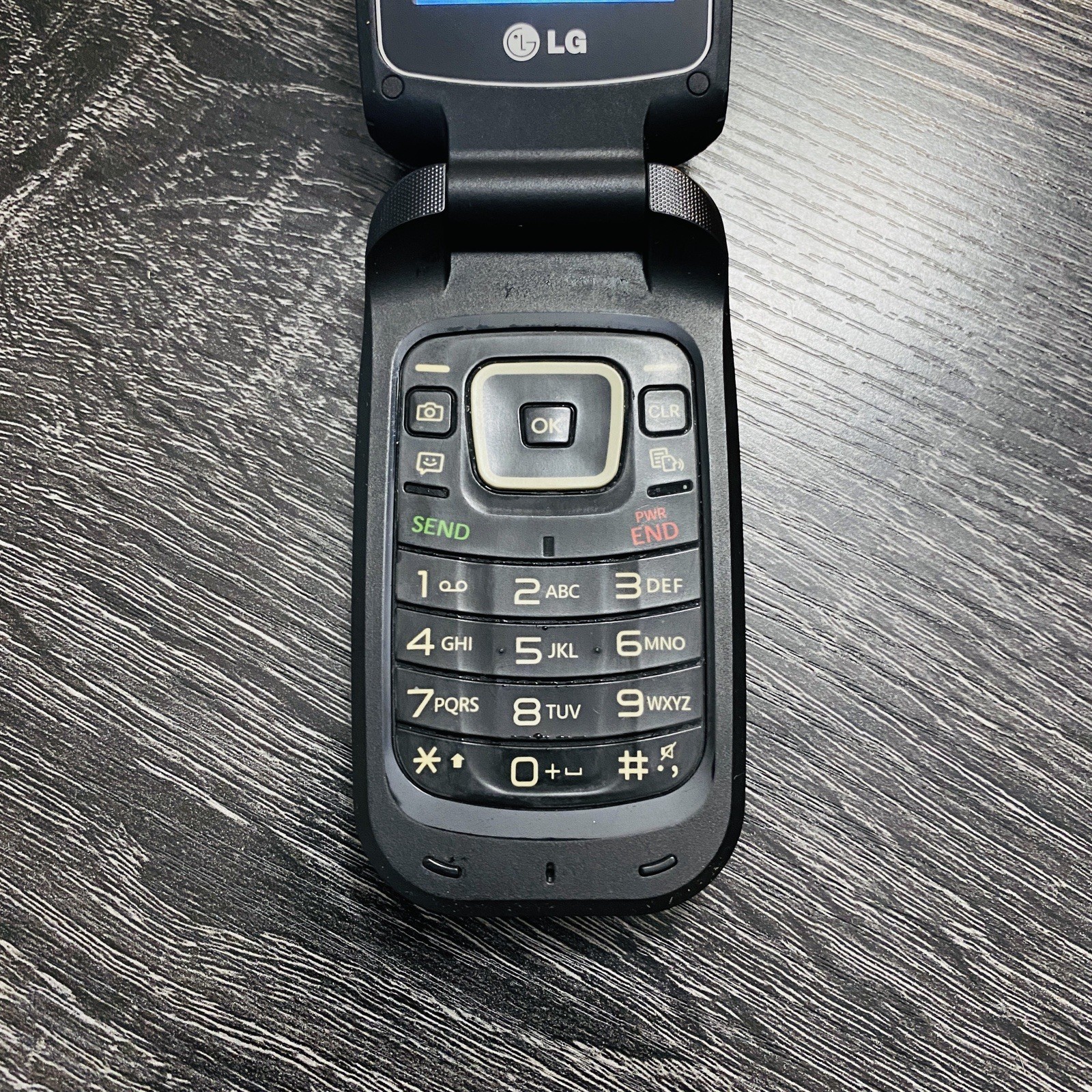LG True B460 – Black and Gray ( Cricket ) Rare Cellular Flip Phone Works