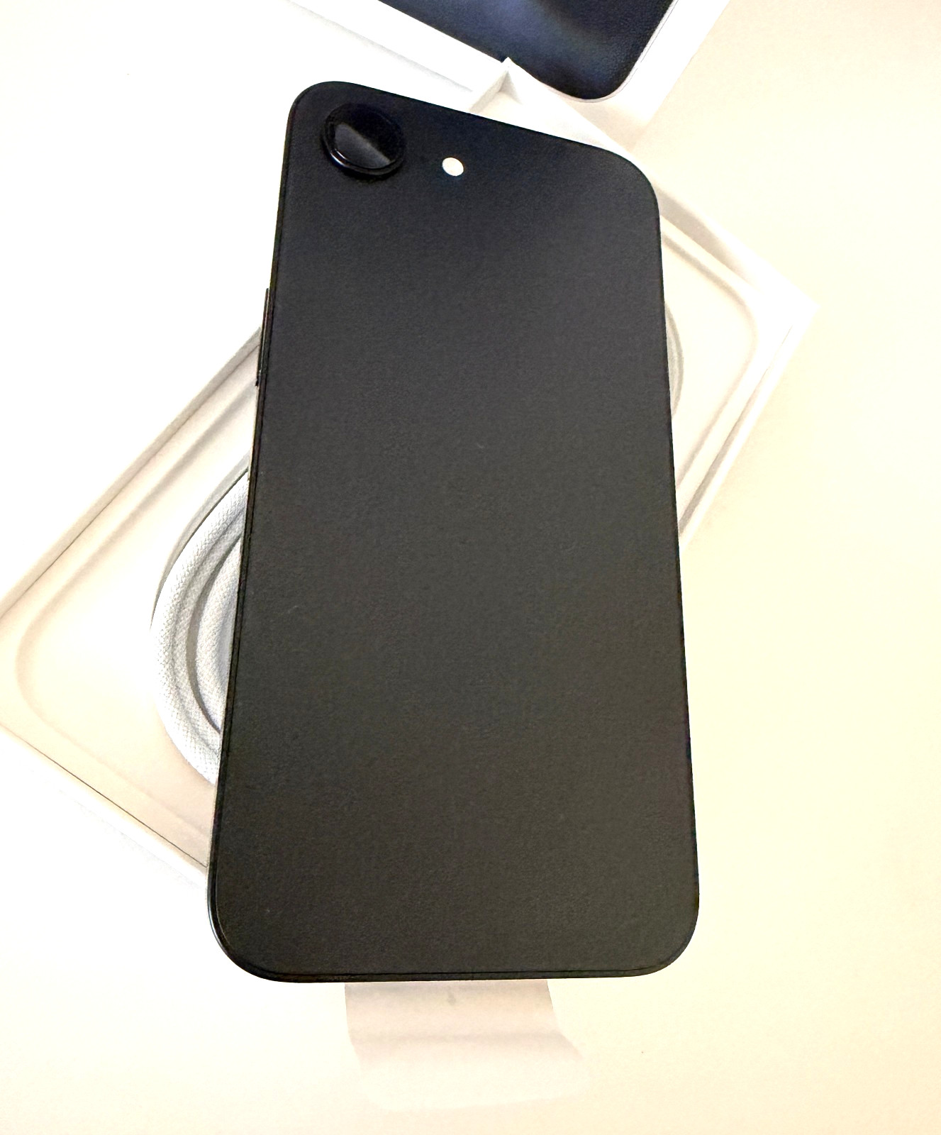 NEW Apple iPhone 16e | 128GB | Black | Cricket Only | 100%🔋| 🍎WARRRNTY