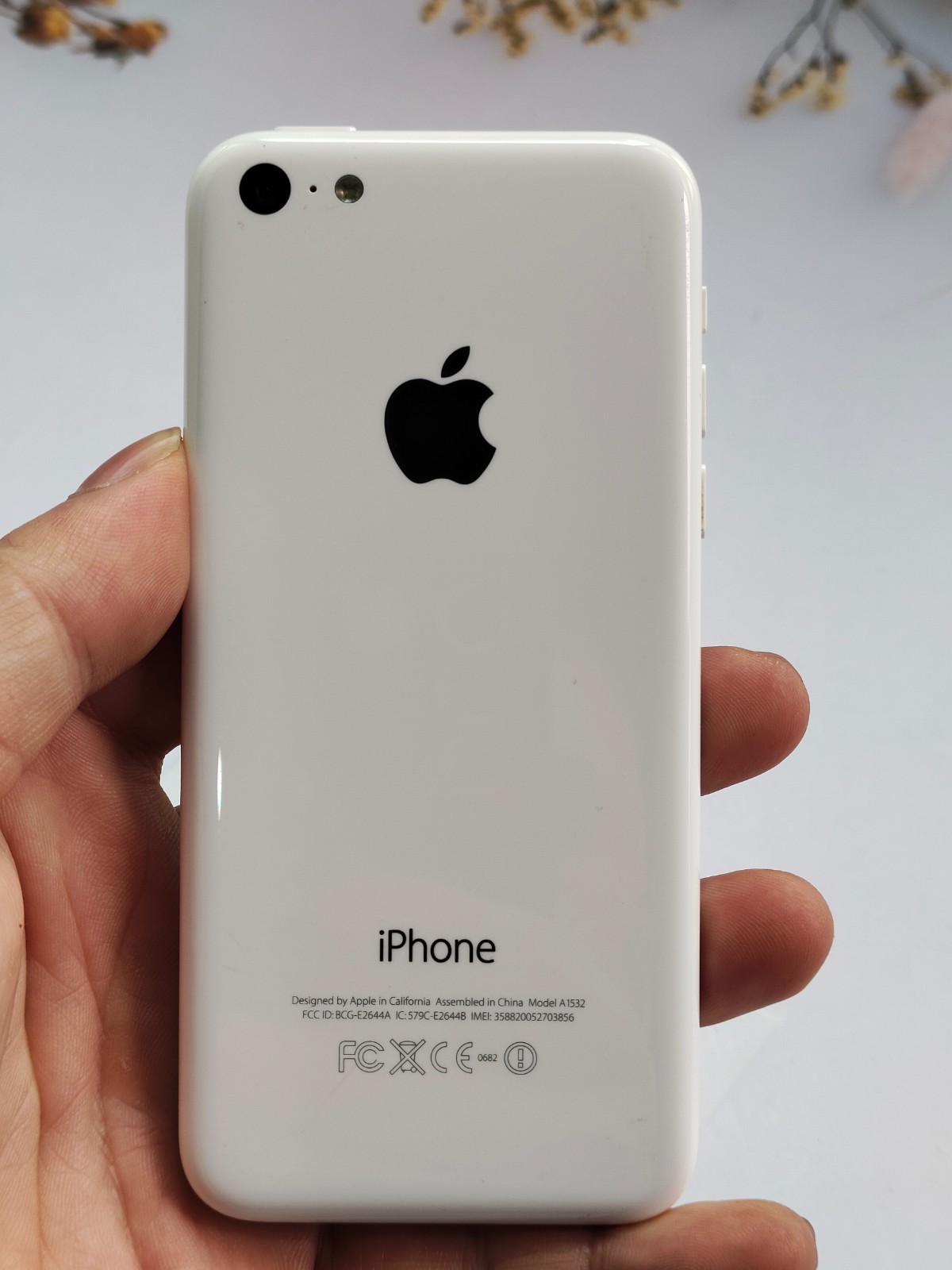 90%N ew Apple iPhone 5/5c/5s Factory UNLOCKED for any carrier 8/16/32/64GB GOOD