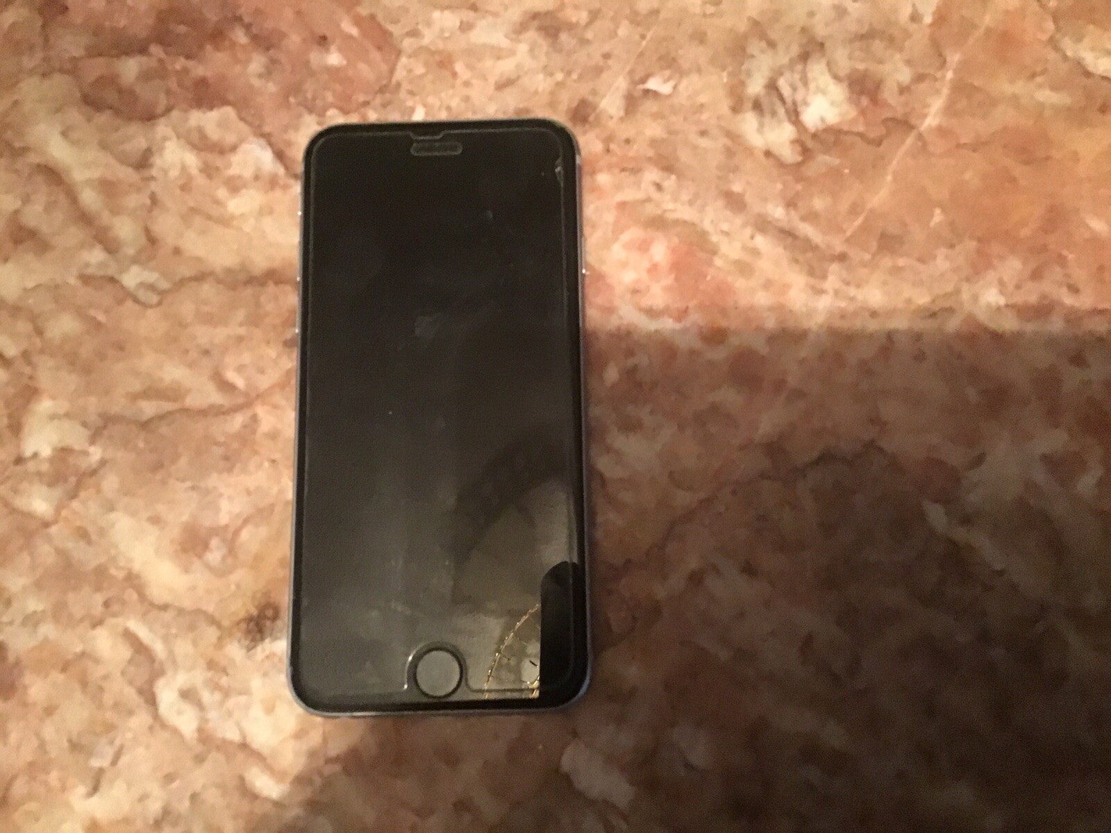 Apple iPhone 6 – 11.26GB – Silver (Verizon) A1549 (CDMA + GSM).