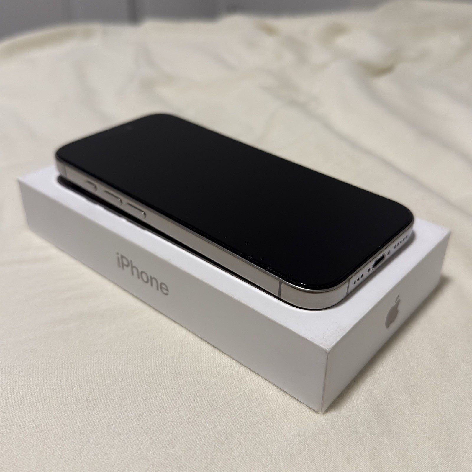 Apple iPhone 16 Pro 128GB Natural Titanium Unlocked (100% BATT, 12 CYCLE COUNT)