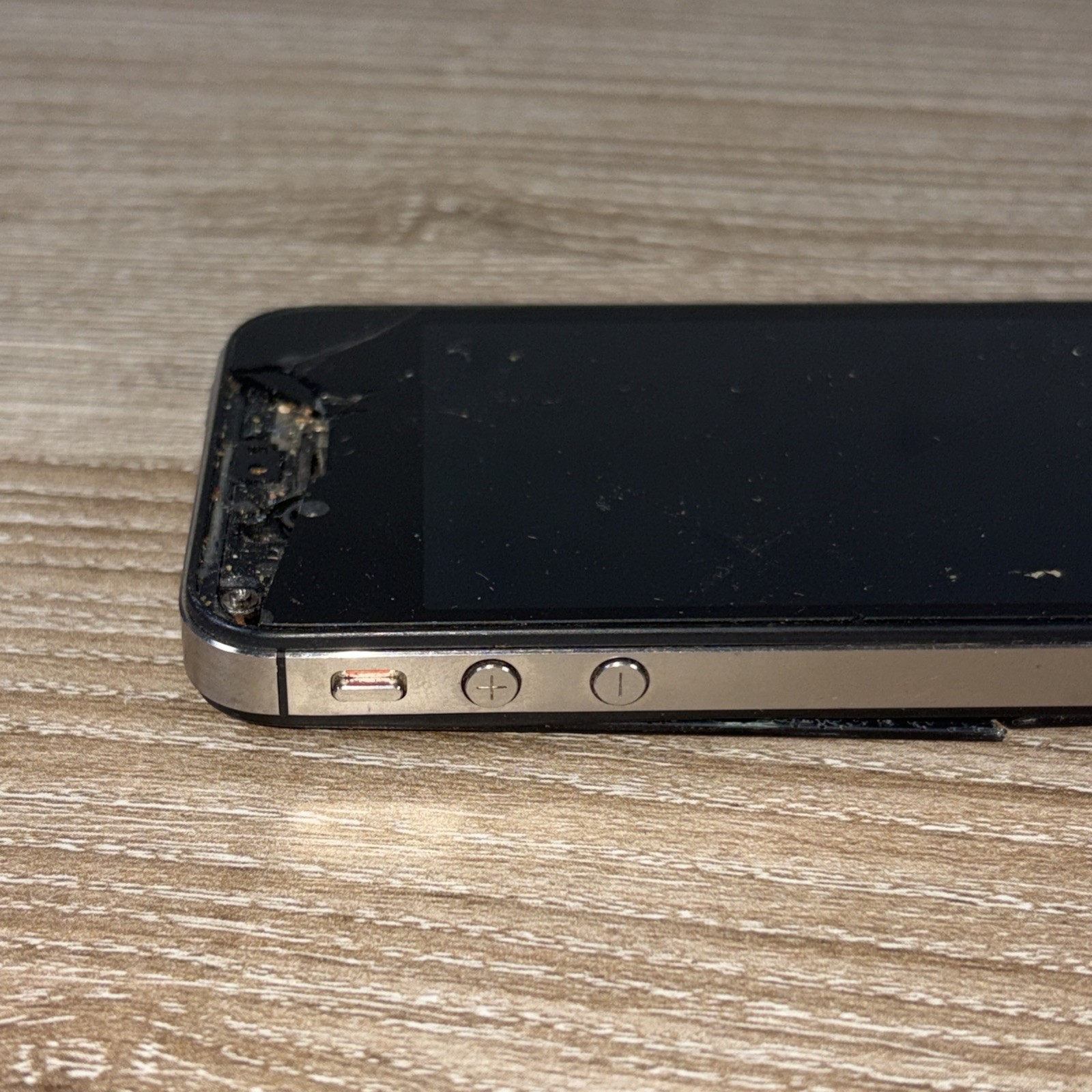 Black Apple iPhone 4 Model A1349 Untested Broken Glass Screen – For Parts