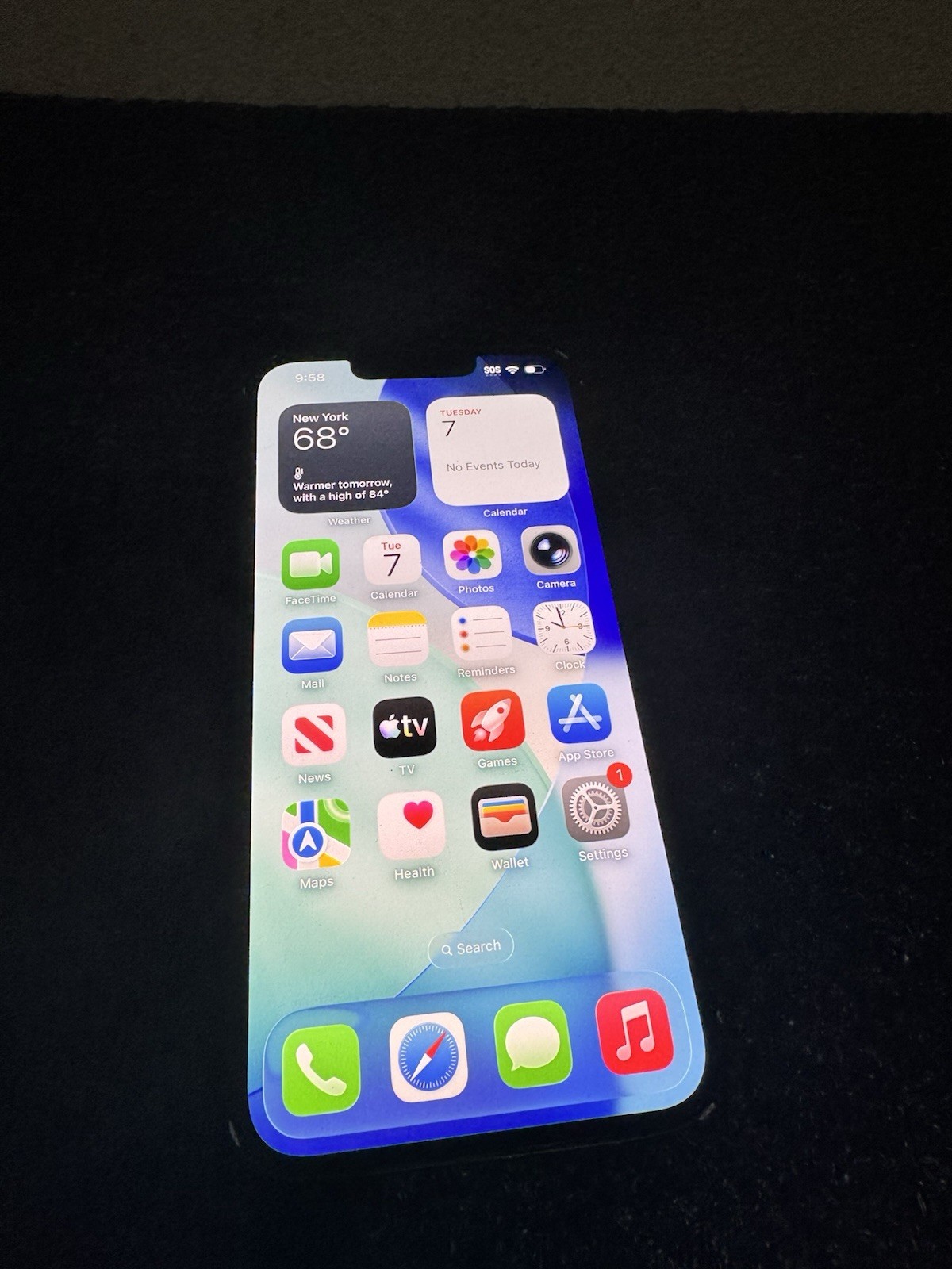 Apple iPhone 13 – 128 GB – (Unlocked) – GRADE D