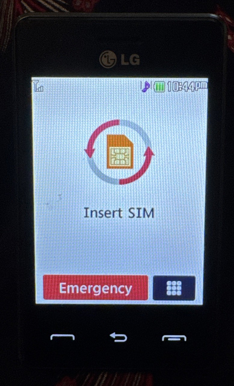 LG TracFone Black 1GB Smartphone 840G Fast Ship Very Good Used