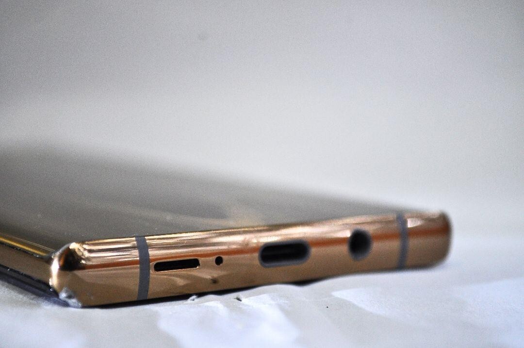 FUJITSU ARROWS NX9 ANDROID PHONE 5G UNLOCKED JAPAN GOLD F-52A Waterproof 128GB
