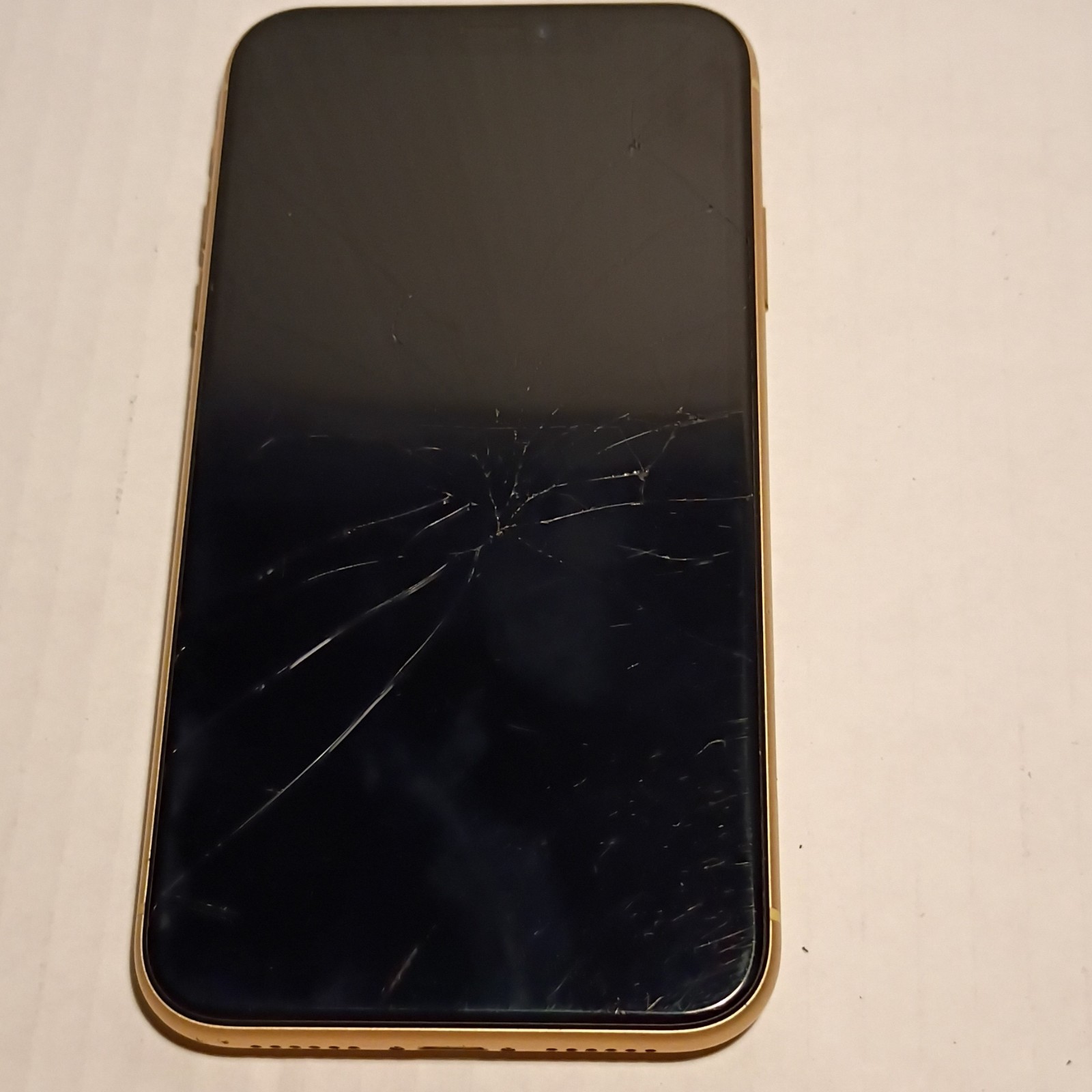 Apple iPhone XR 64GB Yellow 12MP Smartphone FOR PARTS/NOT WORKING