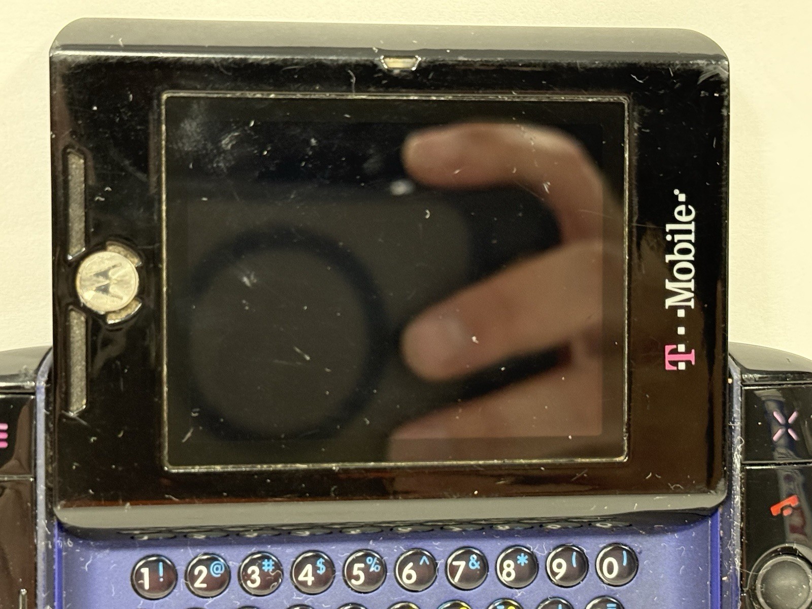 Motorola T-Mobile Sidekick Slide (Q700) 12MB QWERTY Cell Phone – POOR CONDITION