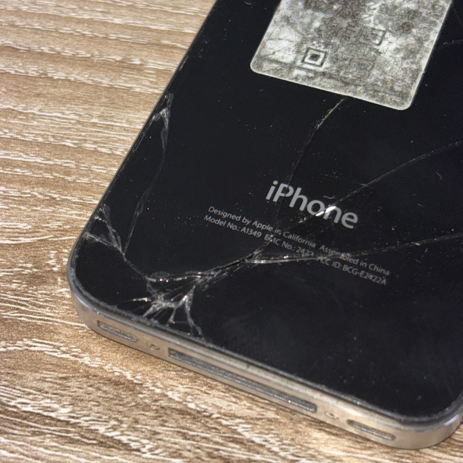 Black Apple iPhone 4 Model A1349 Untested Broken Glass Screen – For Parts