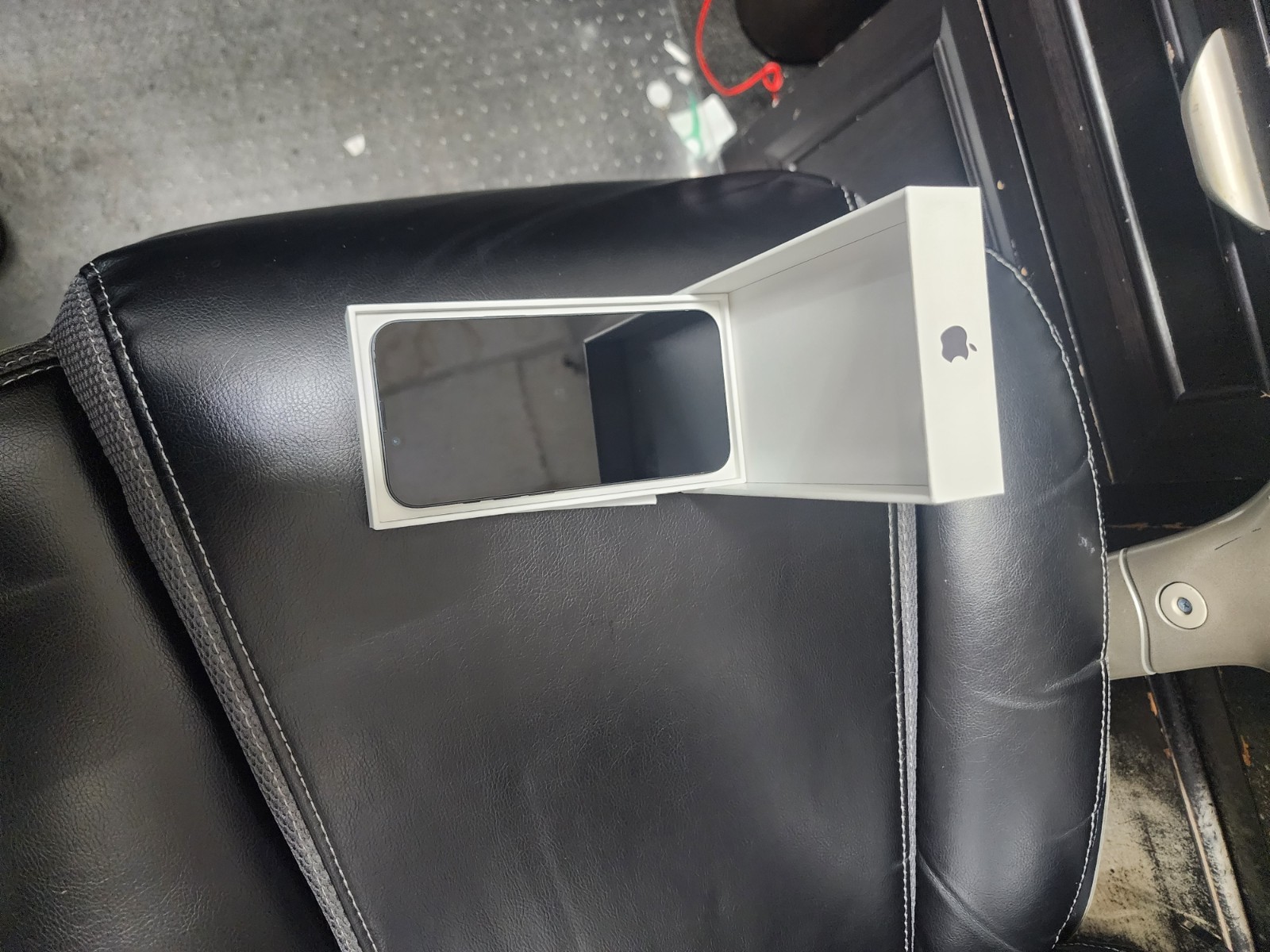 IPhone 16E 128gb NEWS (Boost Mobile ONLY)FREEE Bluetooth EarPods!!!BlackOnly