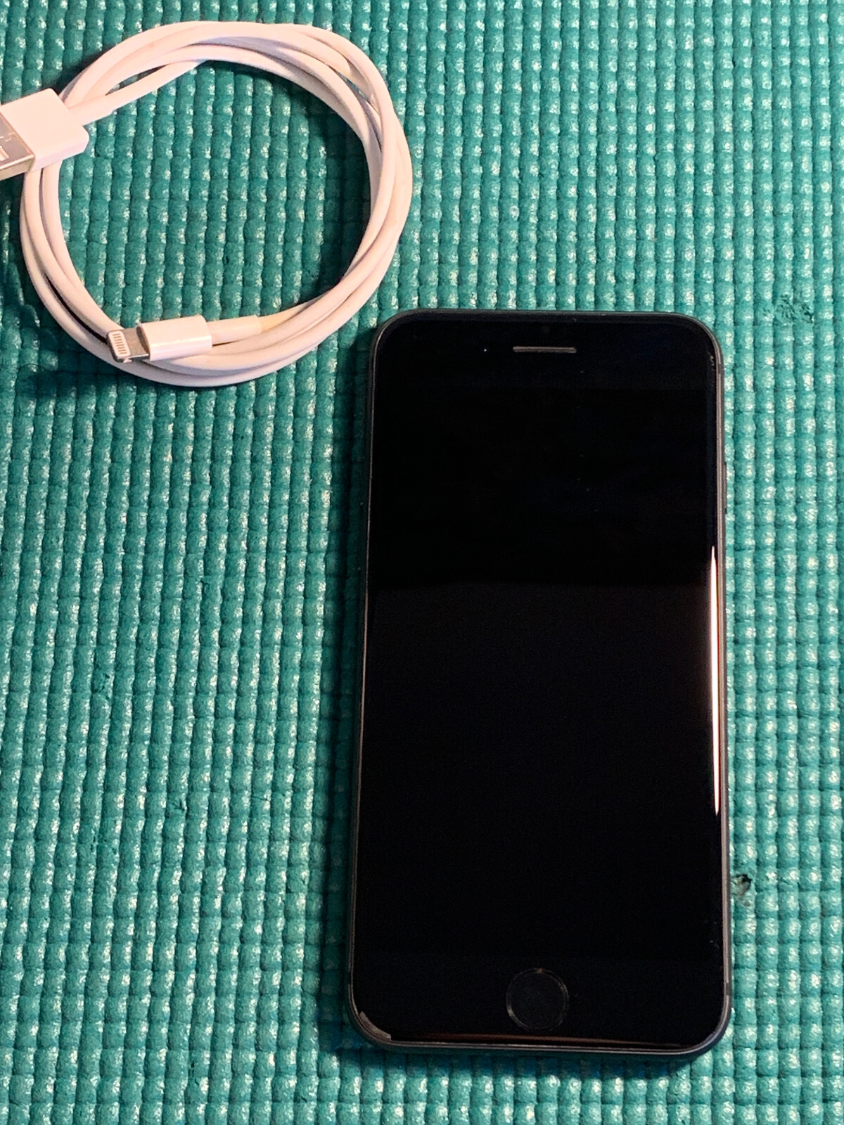 Apple iPhone 8 – 64GB – Black (Unlocked) A1905 (GSM)
