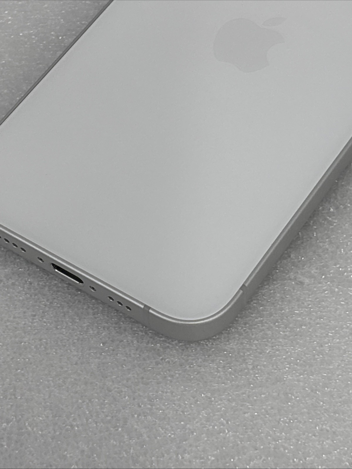 Apple iPhone 16e – 128 GB – White (AT&T)