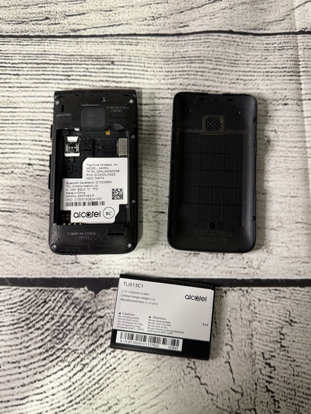 Alcatel MyFlip A405DL – Black (TracFone) 4G LTE GSM WiFi Camera Flip Cell Phone