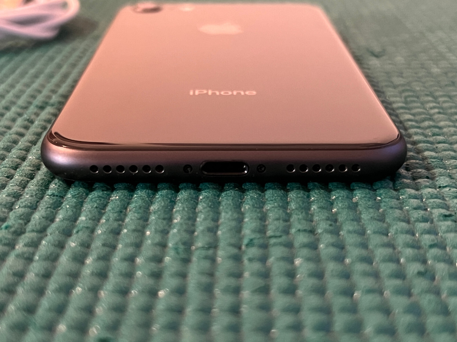 Apple iPhone 8 – 256GB – Space Gray (Unlocked) A1863 (CDMA + GSM)