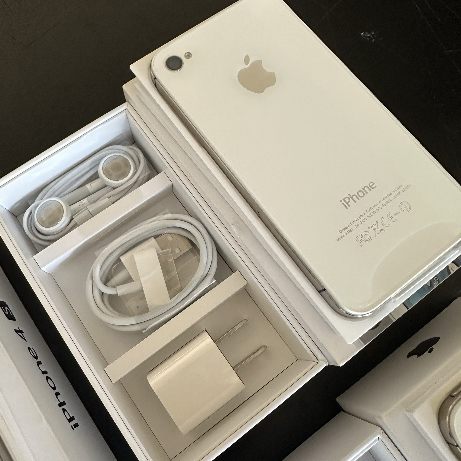 Apple iPhone 4s 16GB White A1387 Smartphone – New Open Box – Sold Individually